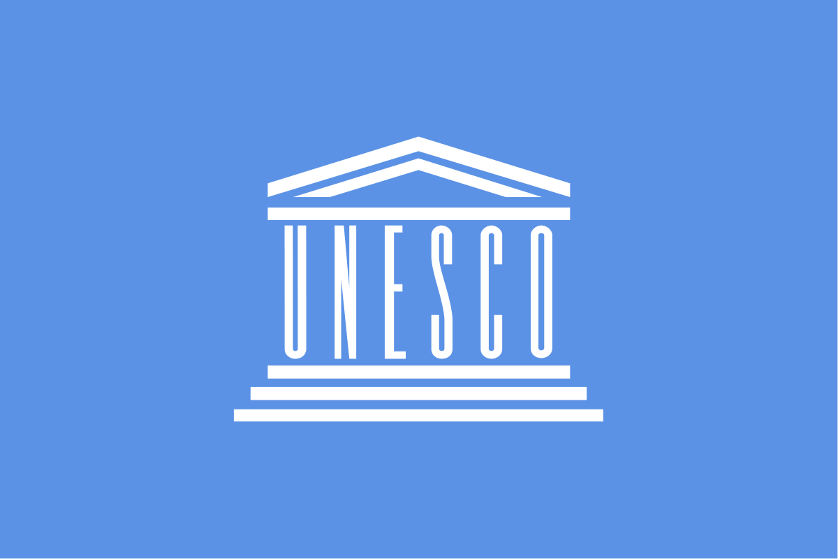 1200px-Flag_of_UNESCO.svg[1]